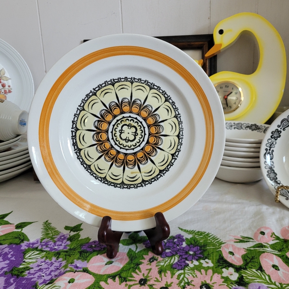 Vintage Kathie Winkle Broadhurst Ironstone CORDOBA Salad Plate England